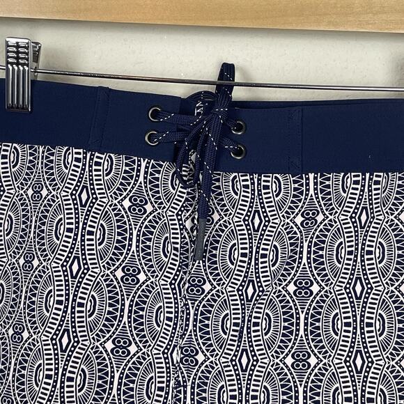 NWT Coolibar Men's Falcon Board Shorts Size 38 Blue Geometric Print UPF 50+ Swim - Picture 2 of 8